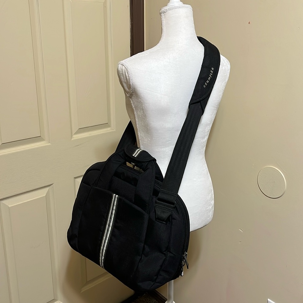 Crumpler Dr Henkel 13” messenger bag - Picture 2 of 12